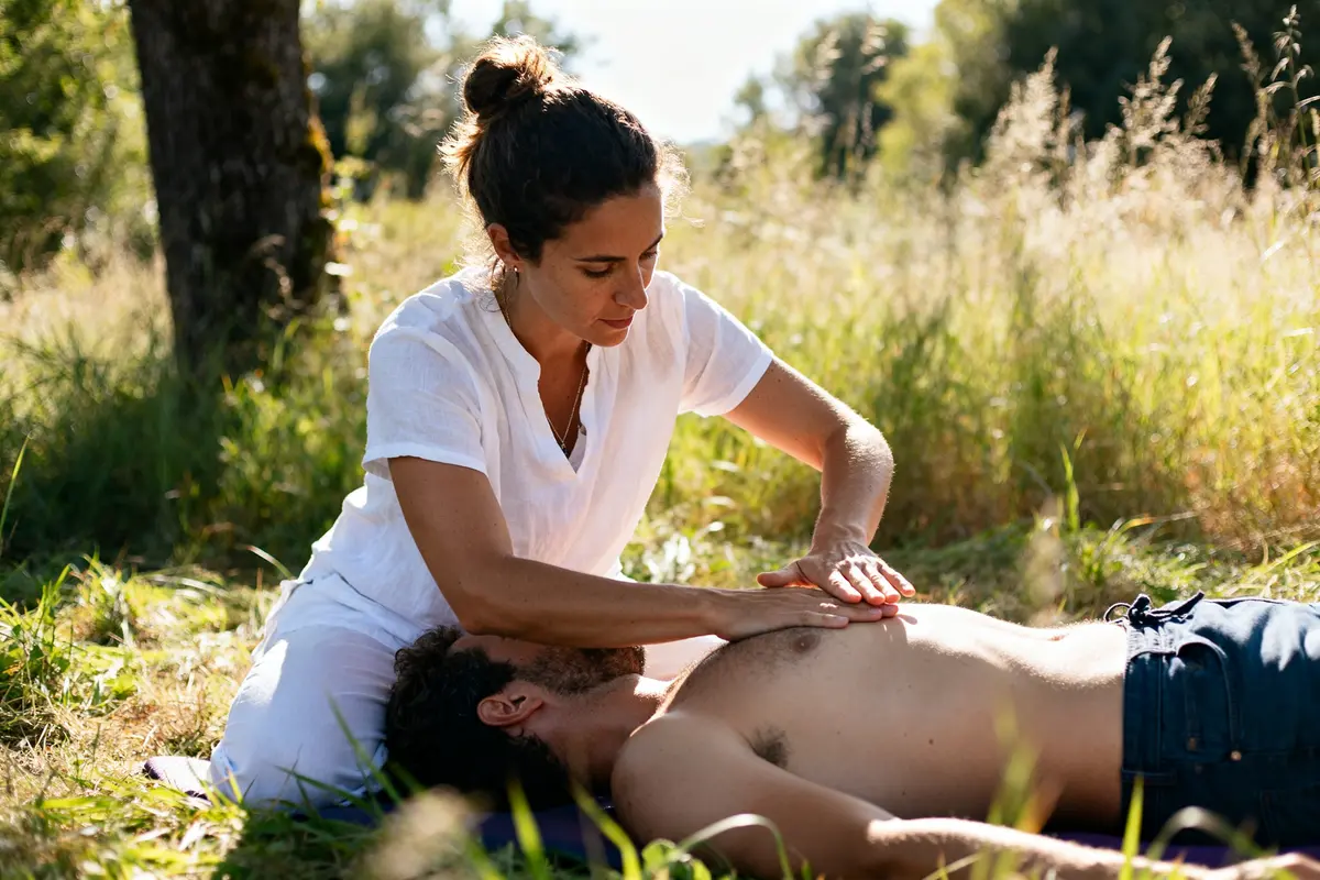 Doustin Agathe masseur-kinésithérapeute à Saint-Étienne : Expertise Pro