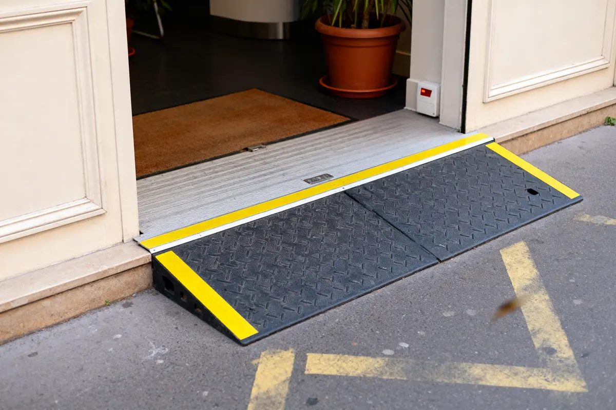 Seuil PMR : normes, installation et solutions isolantes